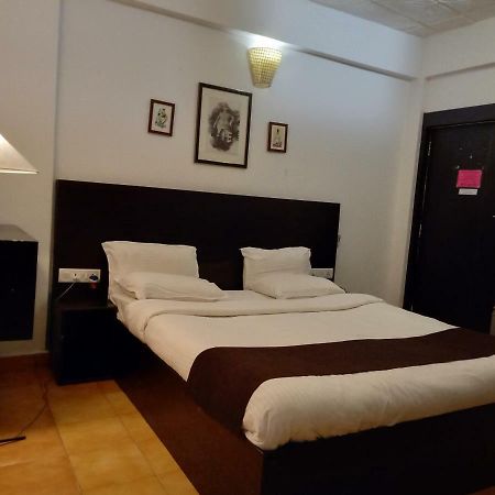 Castle House Calangute Hotel Exterior photo
