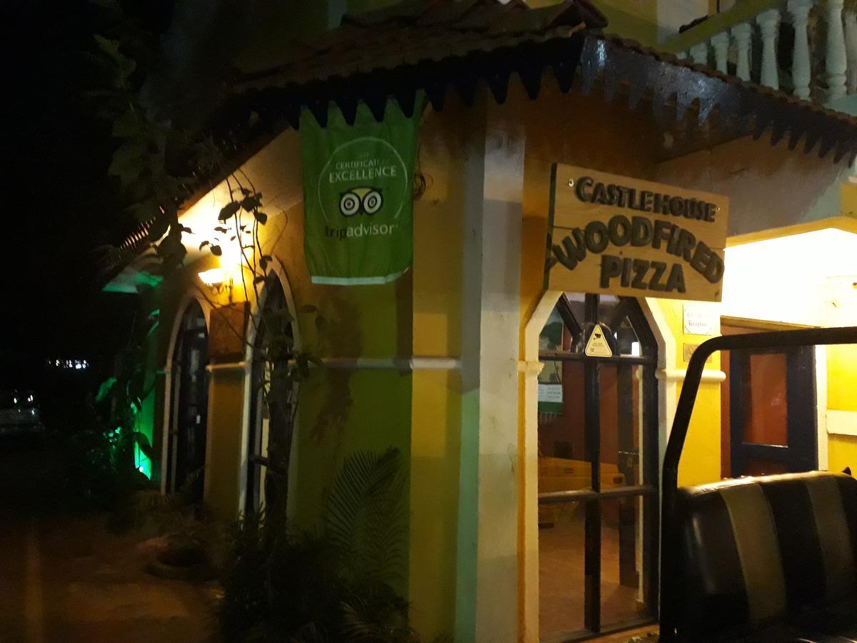 Castle House Calangute Hotel Exterior photo